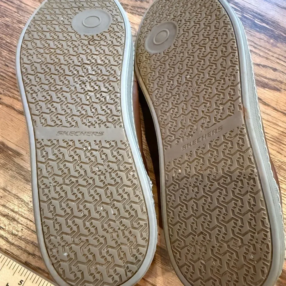 Skechers Classic Fit Air-Cooled Memory Foam Shoes
